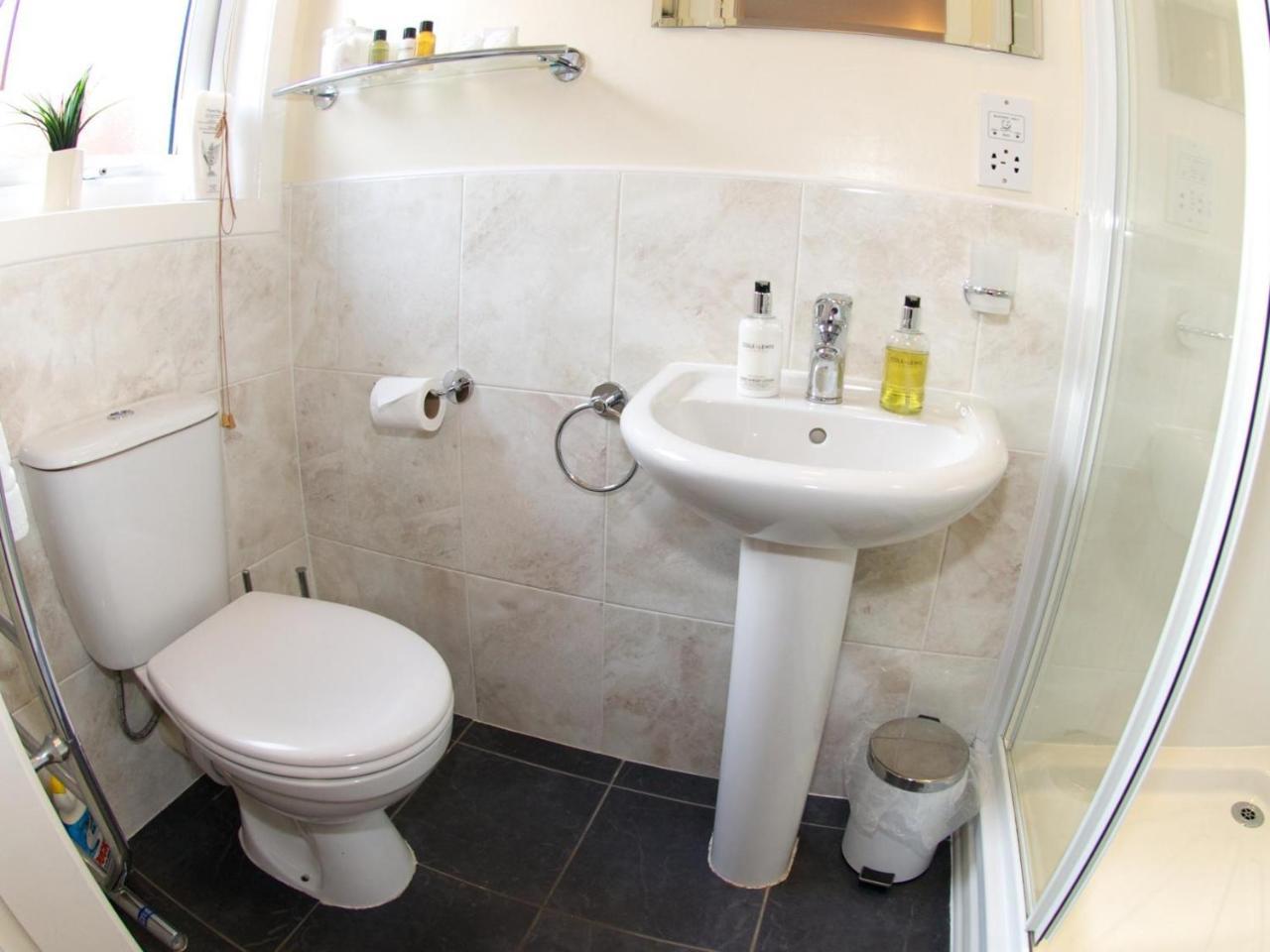 Queens Apartments Ayr Kültér fotó